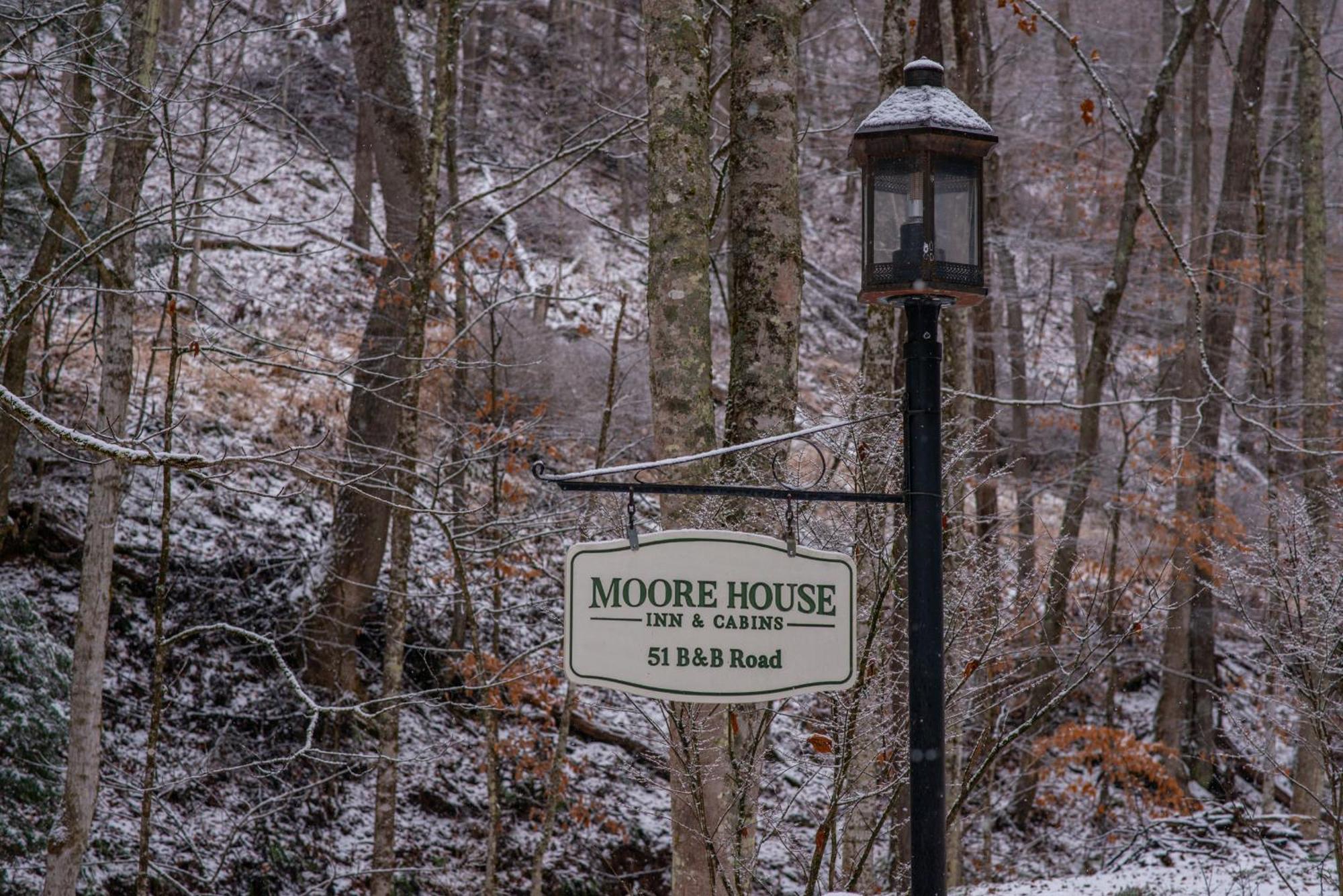 Moore House Inn & Cabins Marlinton Exteriör bild