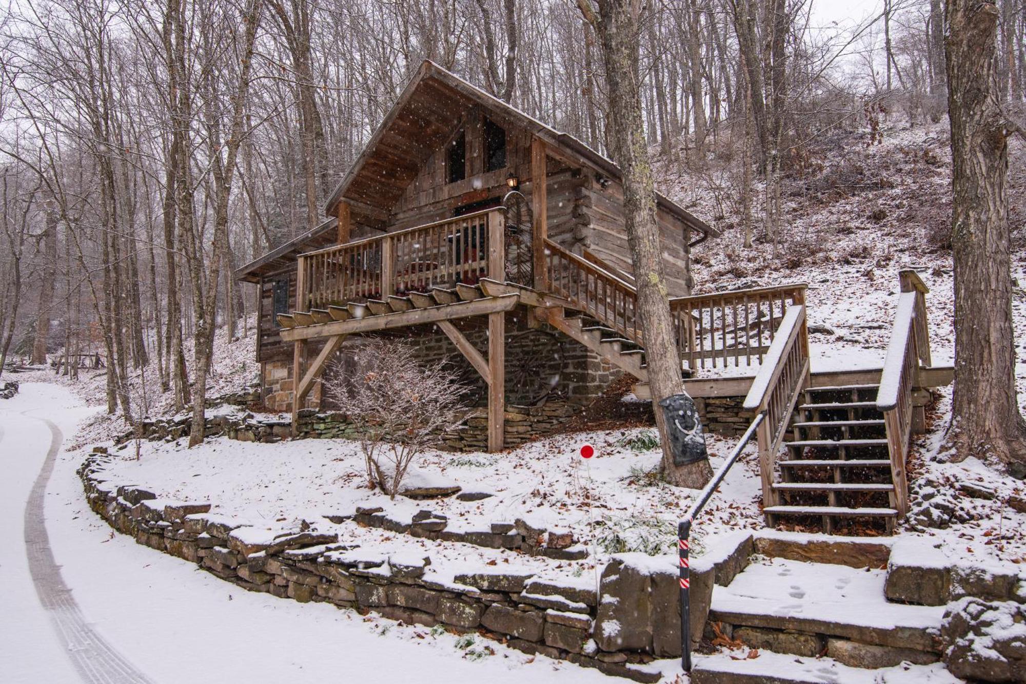Moore House Inn & Cabins Marlinton Exteriör bild