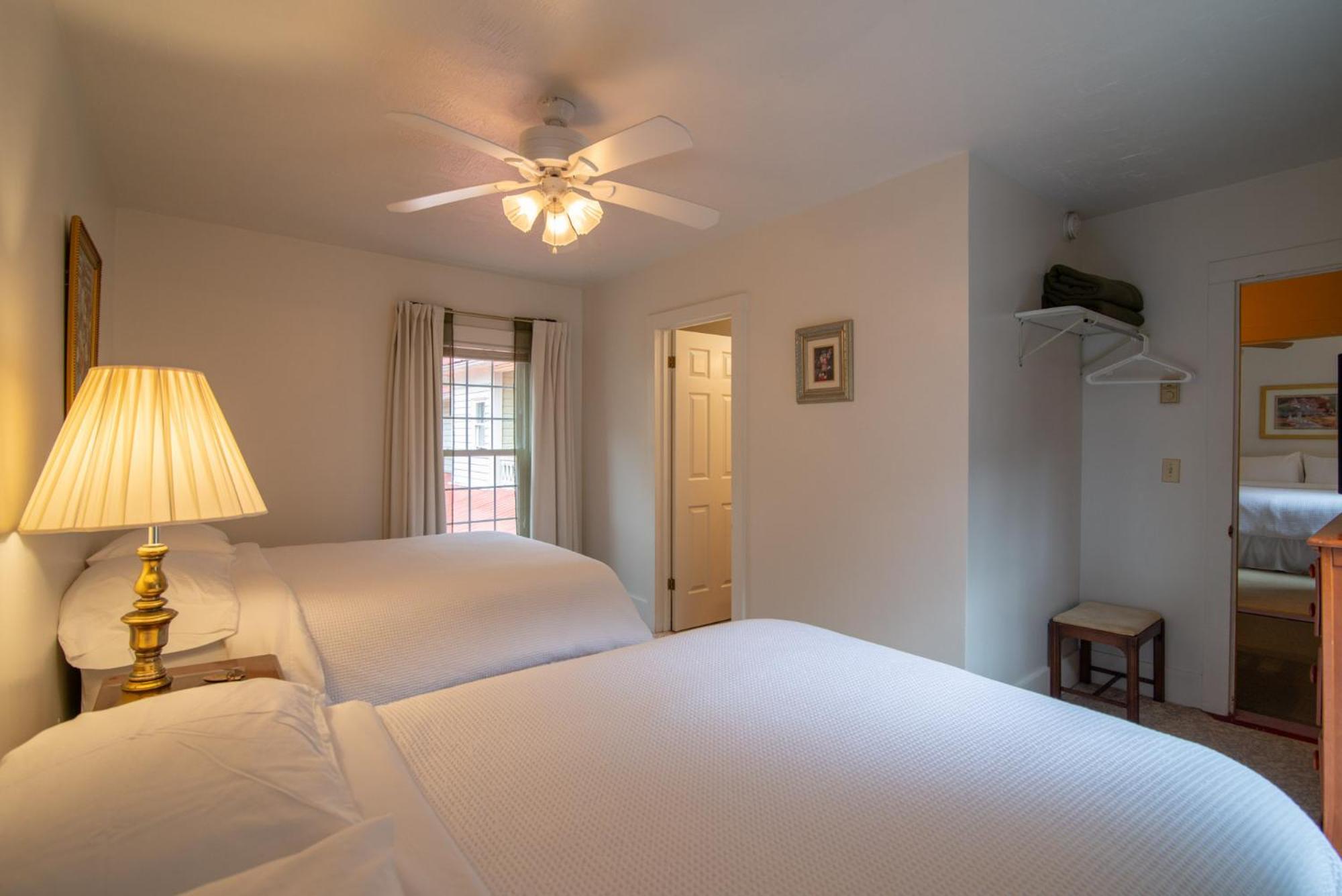 Moore House Inn & Cabins Marlinton Rum bild