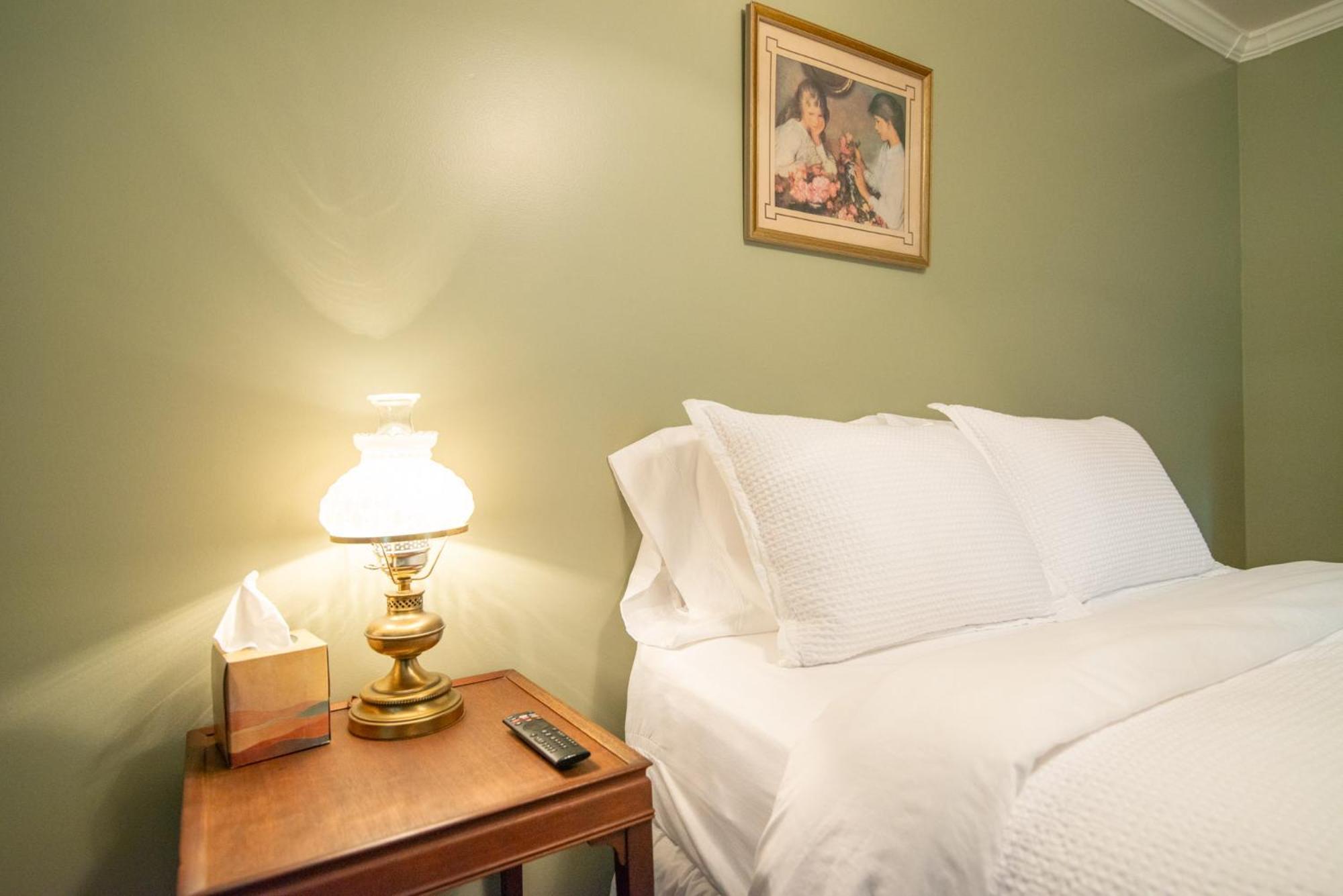 Moore House Inn & Cabins Marlinton Rum bild